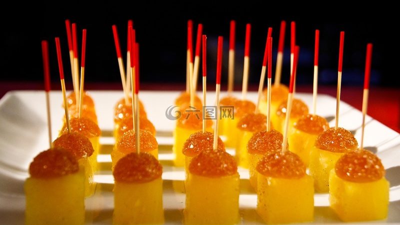 餐饮加盟与自营：两种经营模式的深度解析